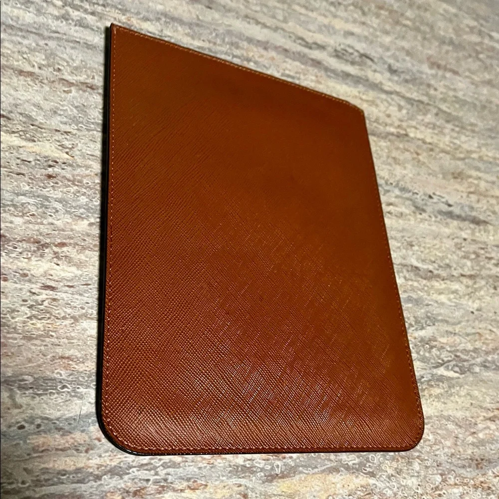 Michael Kors brown table sleeve